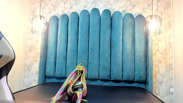 nalalye cruzz  online show from 19, 9, 2025