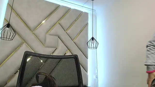 nalalye cruzz  online show from 12, 3, 2025