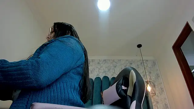 nalalye cruzz  online show from 8, 10, 2025