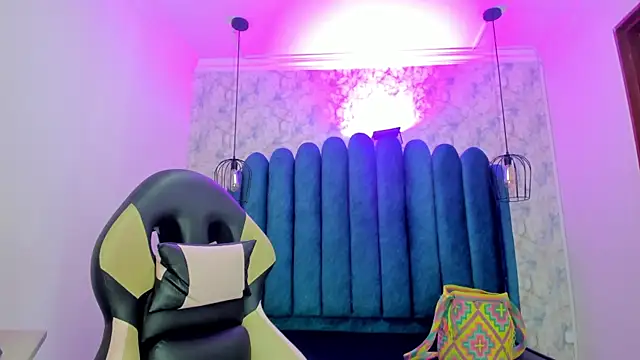 nalalye cruzz  online show from 9, 1, 2026