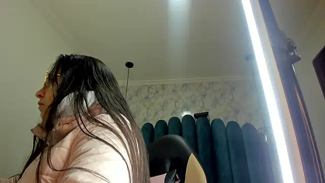 nalalye cruzz  online show from 8, 1, 2026