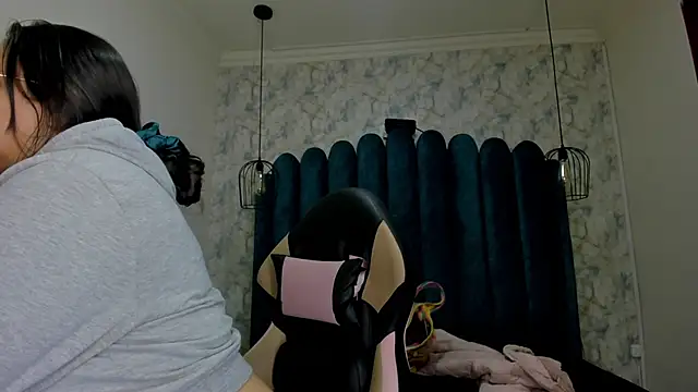 nalalye cruzz  online show from 9, 11, 2025