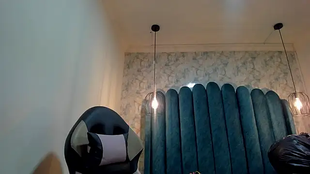 nalalye cruzz  online show from 3, 10, 2025