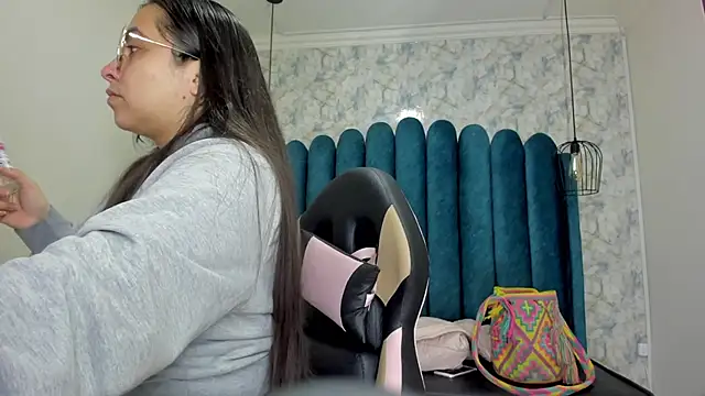 nalalye cruzz  online show from 16, 10, 2025