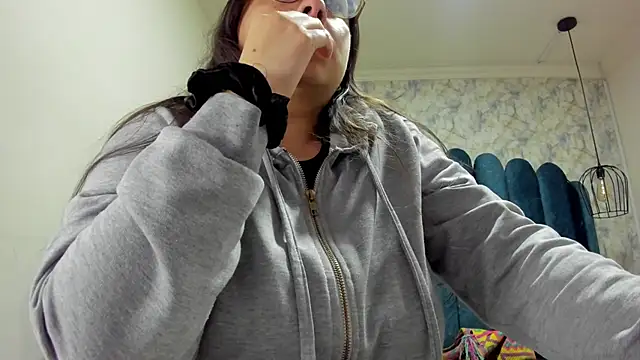 nalalye cruzz  online show from 25, 9, 2025