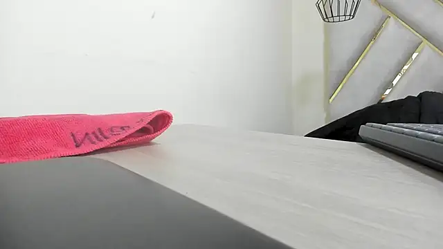 nalalye cruzz  online show from 8, 3, 2025