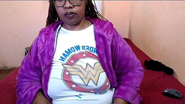 Snapshot of ZOQULUx chatting on 9, 7, 2026 ZOQULUx online show from 9, 7, 2026