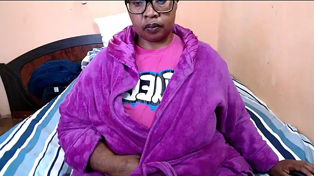 Snapshot of ZOQULUx chatting on 9, 6, 2026 ZOQULUx online show from 9, 6, 2026