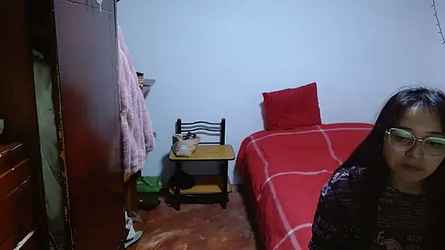 Snapshot of clarisse69 chatting on 6, 3, 2026 clarisse69 online show from 6, 3, 2026