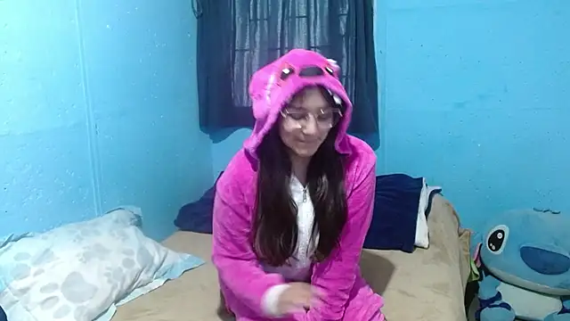 Snapshot of clarisse69 chatting on 14, 3, 2025 clarisse69 online show from 14, 3, 2025