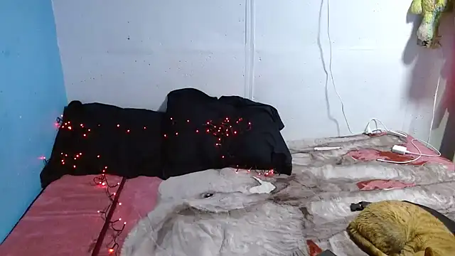 Snapshot of clarisse69 chatting on 17, 12, 2025 clarisse69 online show from 17, 12, 2025