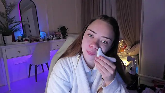 VixenMia online show from 28, 2, 2025