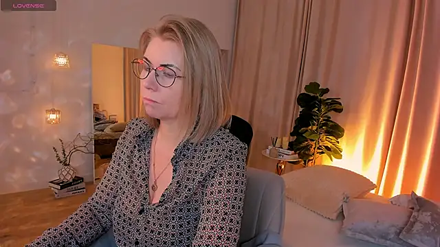 Annie Light online show from 3, 4, 2026