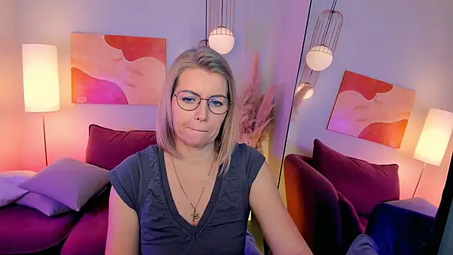 Annie Light online show from 10, 2, 2026