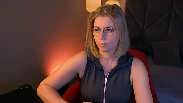 Annie Light online show from 28, 11, 2025