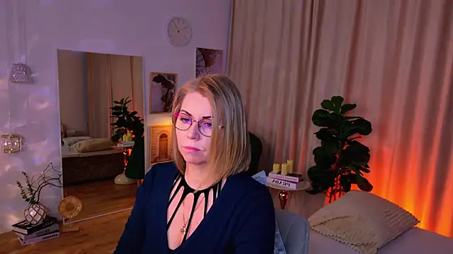 Annie Light online show from 6, 5, 2026