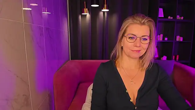 Annie Light online show from 20, 3, 2025