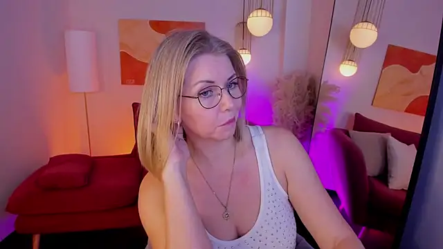 Annie Light online show from 14, 11, 2025