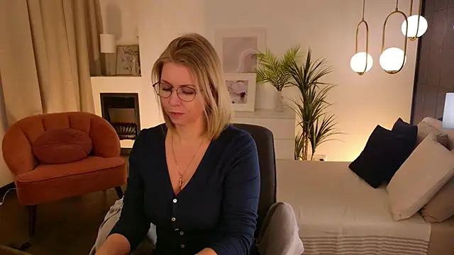 Annie Light online show from 7, 2, 2026