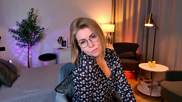 Annie Light online show from 19, 5, 2026