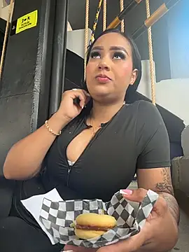 Luisa Fernandaa online show from 12, 3, 2026