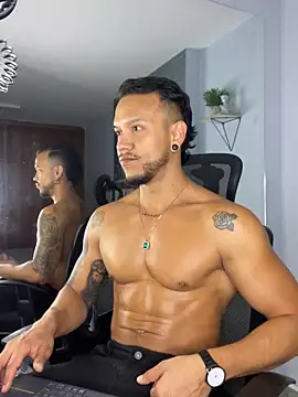 ARON TAYLER01 online show from 7, 3, 2025