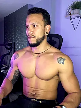 ARON TAYLER01 online show from 25, 10, 2025