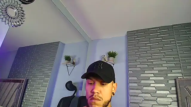 Snapshot of ARON_TAYLER01 chatting on 14, 2, 2026 ARON TAYLER01 online show from 14, 2, 2026