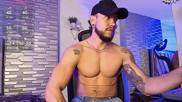 ARON TAYLER01 online show from 25, 3, 2026