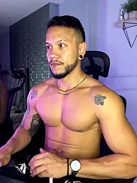 ARON TAYLER01 online show from 30, 9, 2025