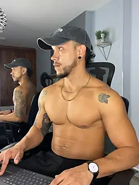 ARON TAYLER01 online show from 14, 3, 2025