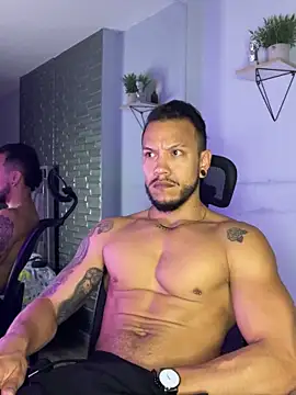 ARON TAYLER01 online show from 7, 10, 2025