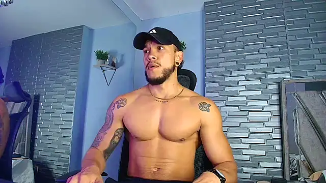 Snapshot of ARON_TAYLER01 chatting on 5, 2, 2026 ARON TAYLER01 online show from 5, 2, 2026