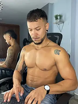 ARON TAYLER01 online show from 18, 3, 2025