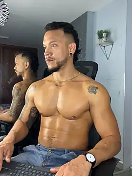 ARON TAYLER01 online show from 20, 3, 2025