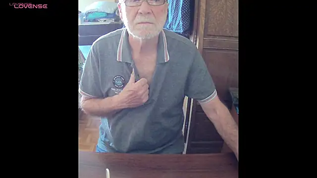 Snapshot of terrybare chatting on 28, 4, 2026 terrybare online show from 28, 4, 2026