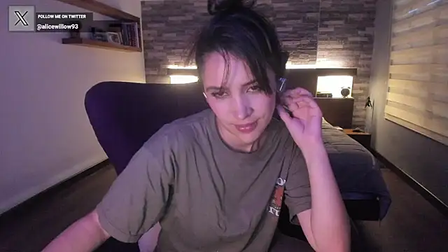 alicewilloww online show from 1, 10, 2025