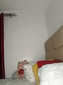 Snapshot of NicRaisaa chatting on 19, 12, 2025 NicRaisaa online show from 19, 12, 2025