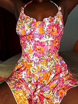 NicRaisaa online show from 2, 10, 2025