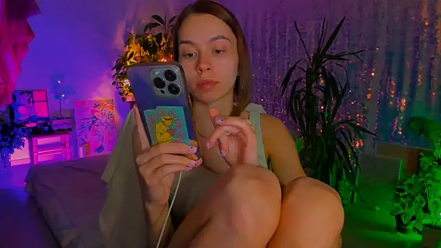 Snapshot of poli__ chatting on 23, 9, 2025 poli online show from 23, 9, 2025