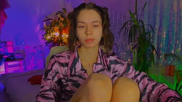 poli   online show from 4, 12, 2025