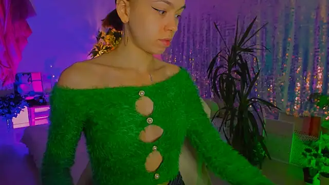 Snapshot of poli__ chatting on 25, 10, 2025 poli online show from 25, 10, 2025