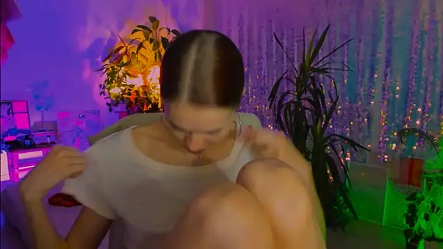 Snapshot of poli__ chatting on 20, 11, 2025 poli online show from 20, 11, 2025