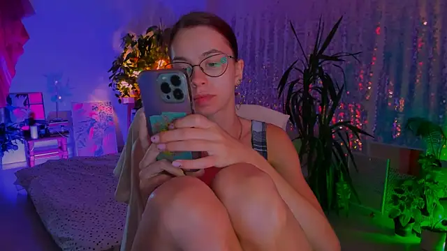 Snapshot of poli__ chatting on 24, 9, 2025 poli online show from 24, 9, 2025