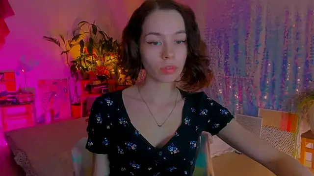 Snapshot of poli__ chatting on 2, 3, 2025 poli online show from 2, 3, 2025