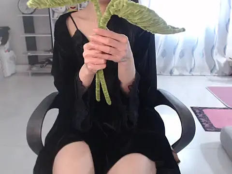 TinyGirls online show from 12, 1, 2026