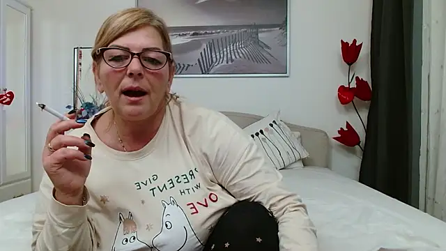 YulliaMilf online show from 2, 2, 2026