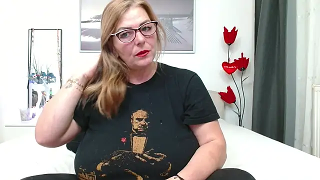 YulliaMilf online show from 14, 1, 2026