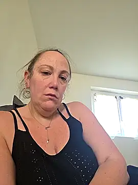 Wisie Cutie online show from 9, 3, 2026