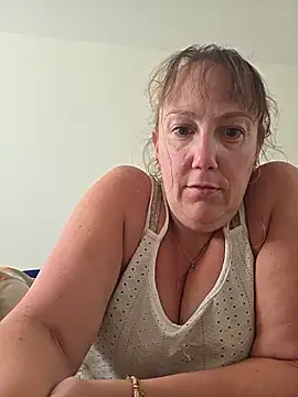 Snapshot of Wisie_Cutie chatting on 2, 6, 2026 Wisie Cutie online show from 2, 6, 2026